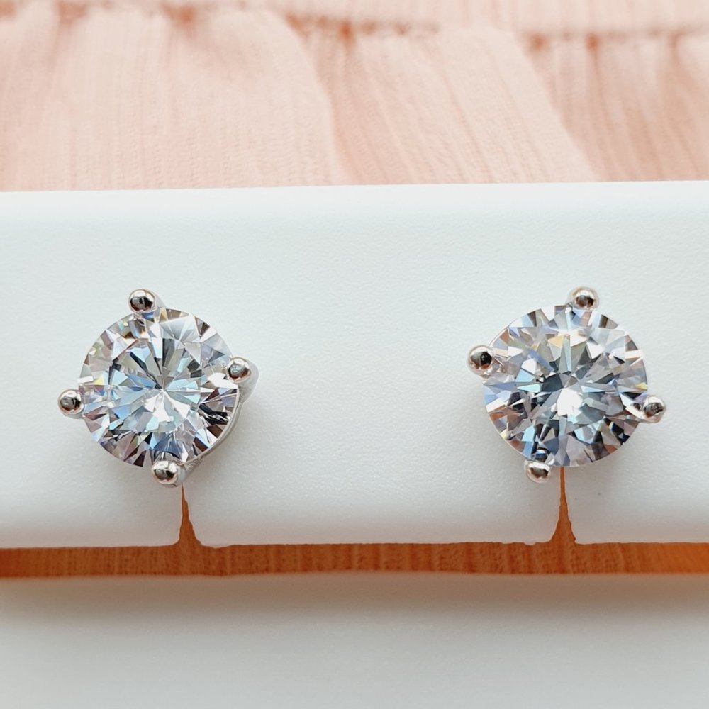 "6MM S925 Sterling Silver CZ Stud Earrings for Women/Girl, US19251015 - Picture 1 of 13